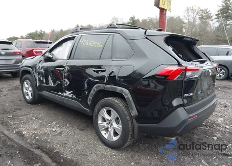 2021 Toyota Rav4 Xle z USA, uszkodzony, nr VIN 2T3P1RFV6MW167984